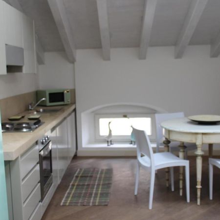 Mansarda Di Alice Apartment Desenzano del Garda Exterior photo