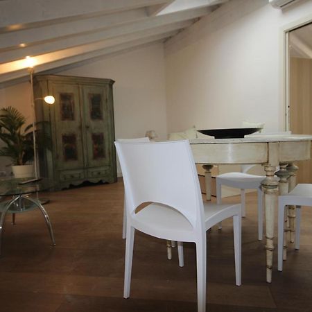 Mansarda Di Alice Apartment Desenzano del Garda Exterior photo