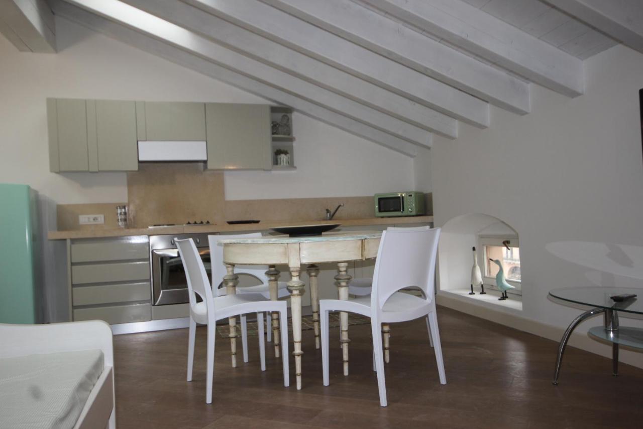 Mansarda Di Alice Apartment Desenzano del Garda Exterior photo