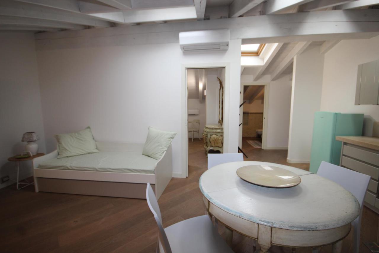 Mansarda Di Alice Apartment Desenzano del Garda Exterior photo