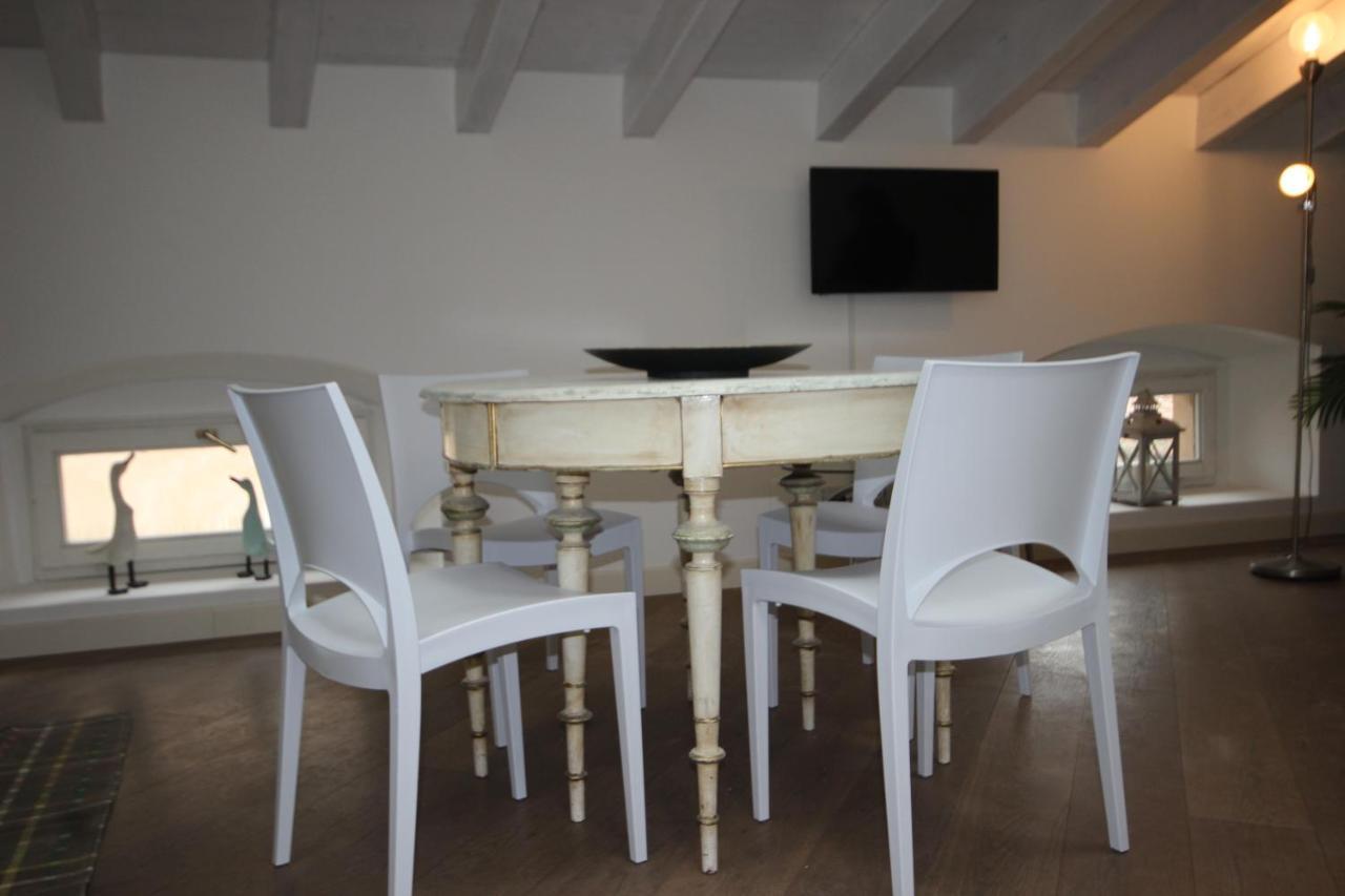 Mansarda Di Alice Apartment Desenzano del Garda Exterior photo